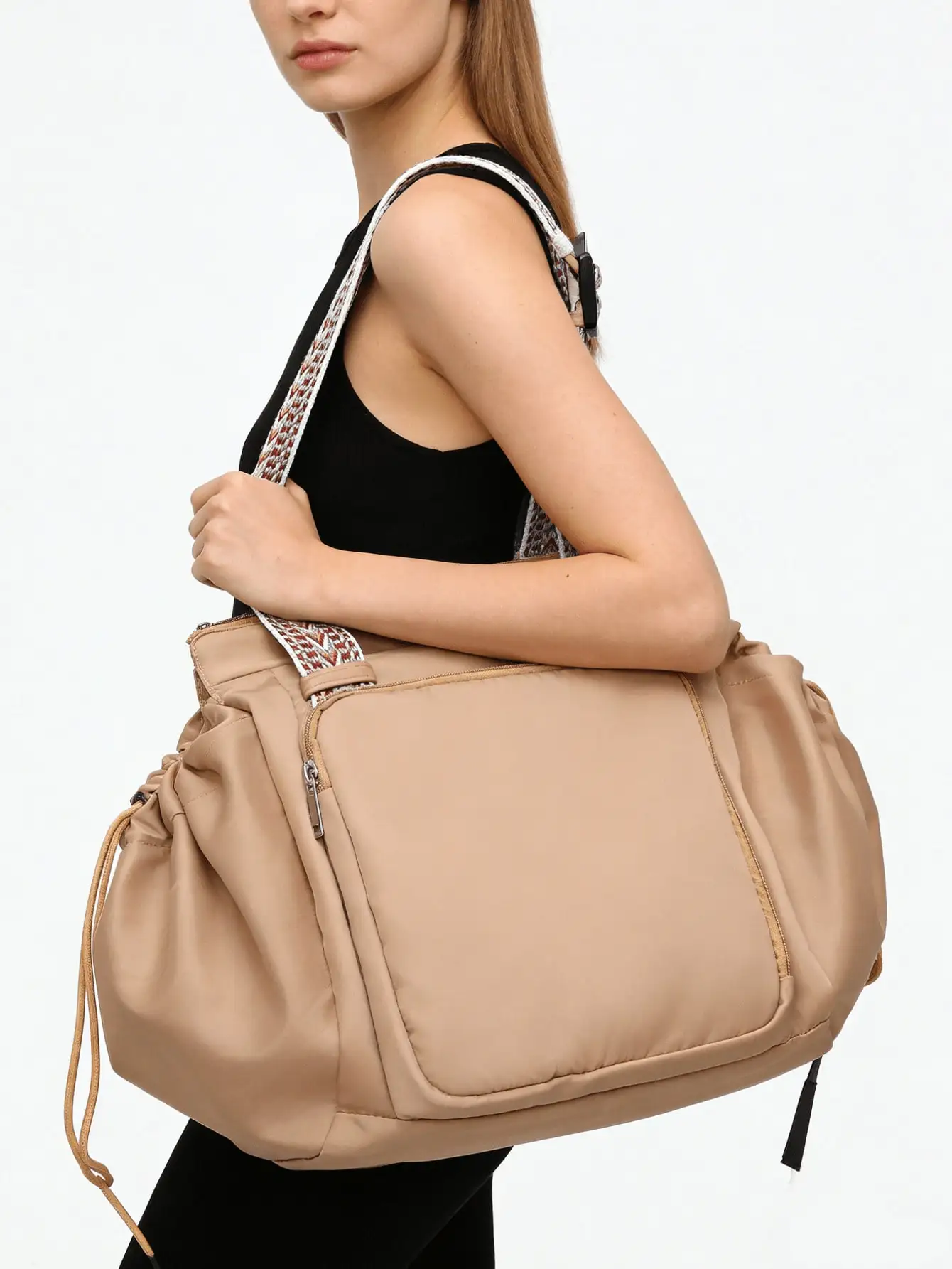 Minimalist Multi-Functional Luggage Bag, Which Can Be Carried On The Back, Worn Across The Body Or Unfolded Into A Large Capacity Handbag.