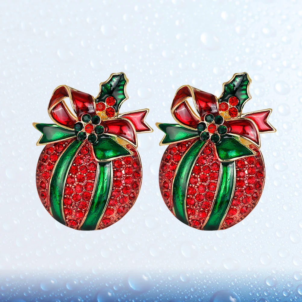 

2Pcs Christmas Apple Brooch Pin Creative Shaped Alloy Brooch Clip for Clothes Scarf Xmas Holiday Gift Breastpin