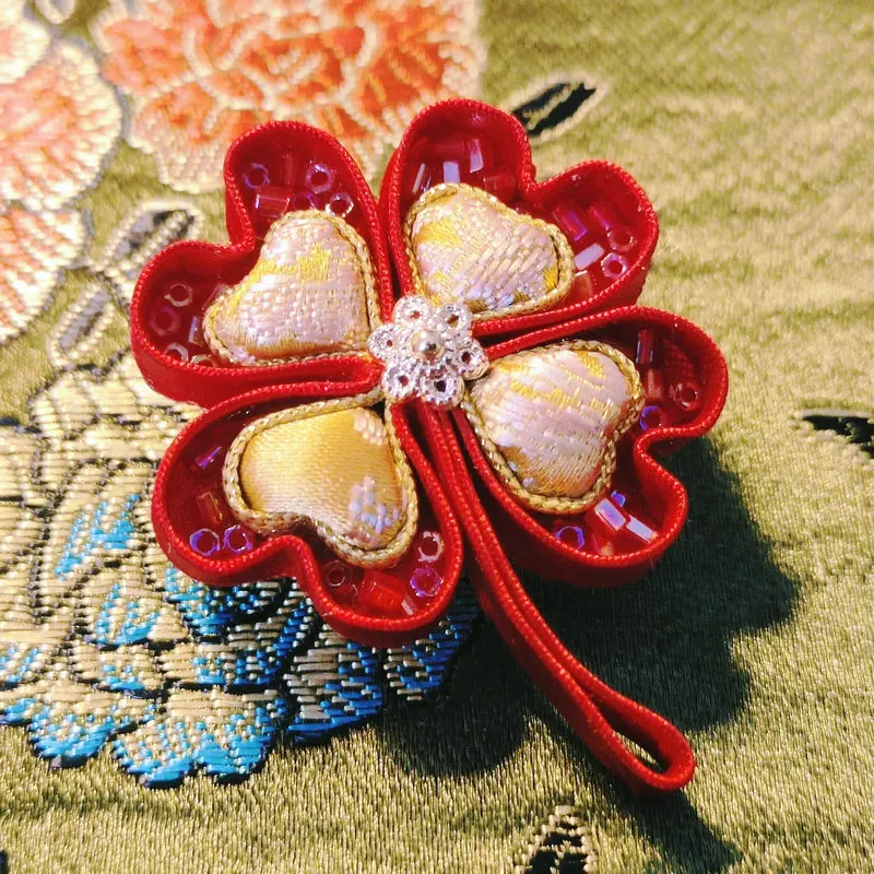 Handmade Knot Brooch Red Auspicious Four Leaf Clover Shape Design Brooches Classic Handicrafts Tang Cheongsam Accessories