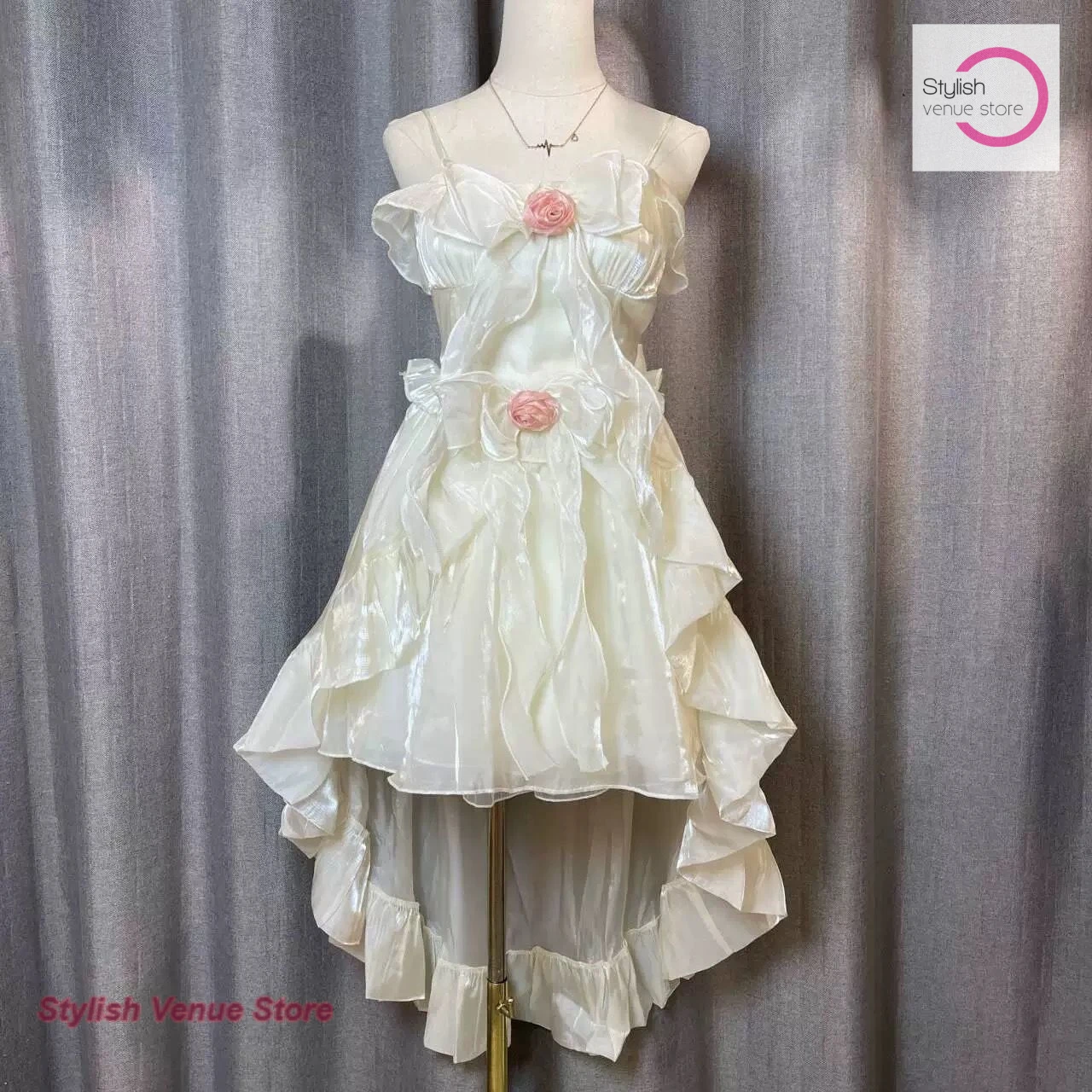 

Summer new sweet first love three-dimensional decal design sense waist skirt female Korean fashion temperament sling tail dress.