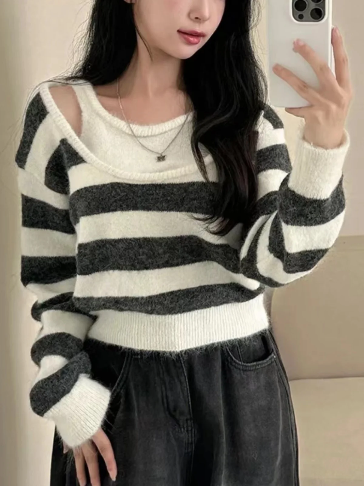 

Korean Sle Stripe Vest Patchwork Fake Two Pieces Sweater Women Design round Neck Soft Glutinous Knit Stacked Top