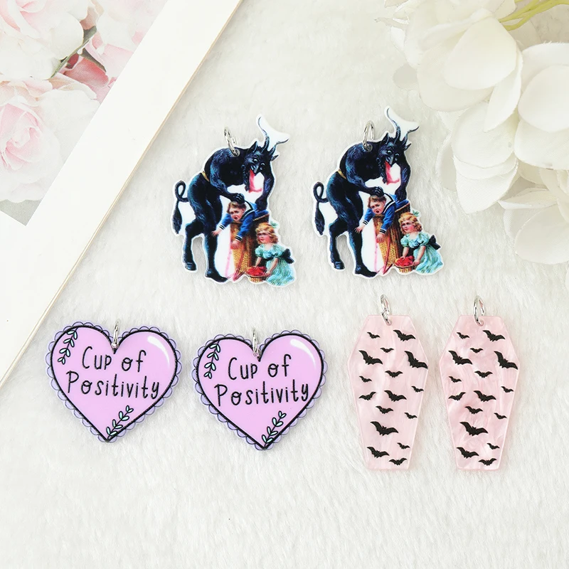 10Pcs/Lot Halloween Charms Creative Acrylic Heart Bat Coffin Krampus Pendant For Keychain Necklace Diy Making