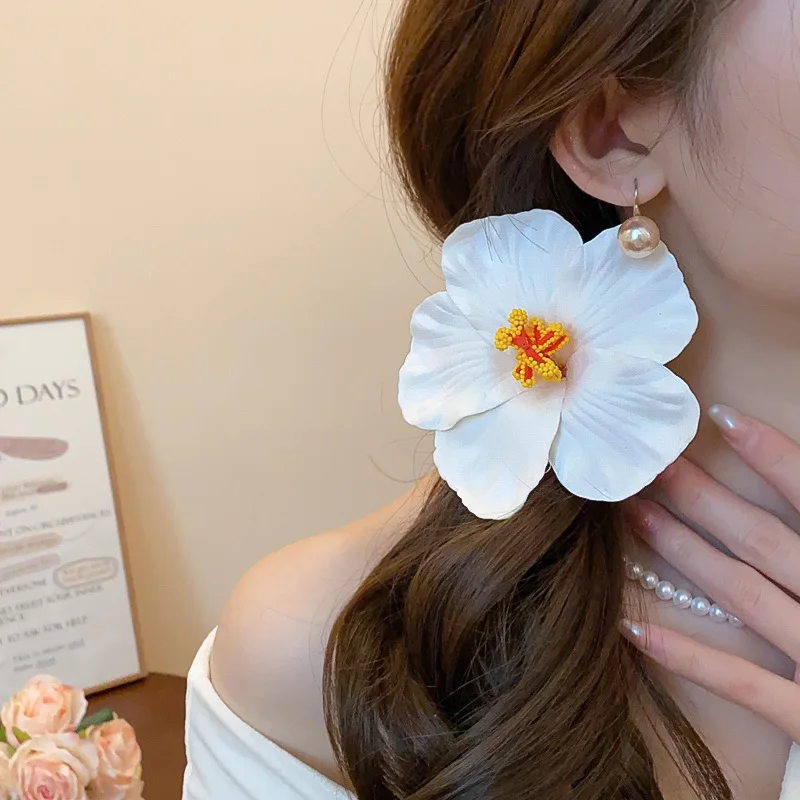 6 Farben Hawaiianische Blumen-Haarspangen für Frauen, Böhmische Schwamm-Blumen-Seitenfransen-Clips, Plumeria-Haarnadeln, Urlaubszubehör K – Detail 14