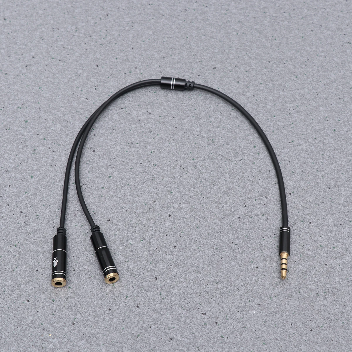 

1 to 2 3.5mm Audio Splitter Cable with Gold Plated Connectors Compatible with Headphones Speakers for Travel Music Sharing