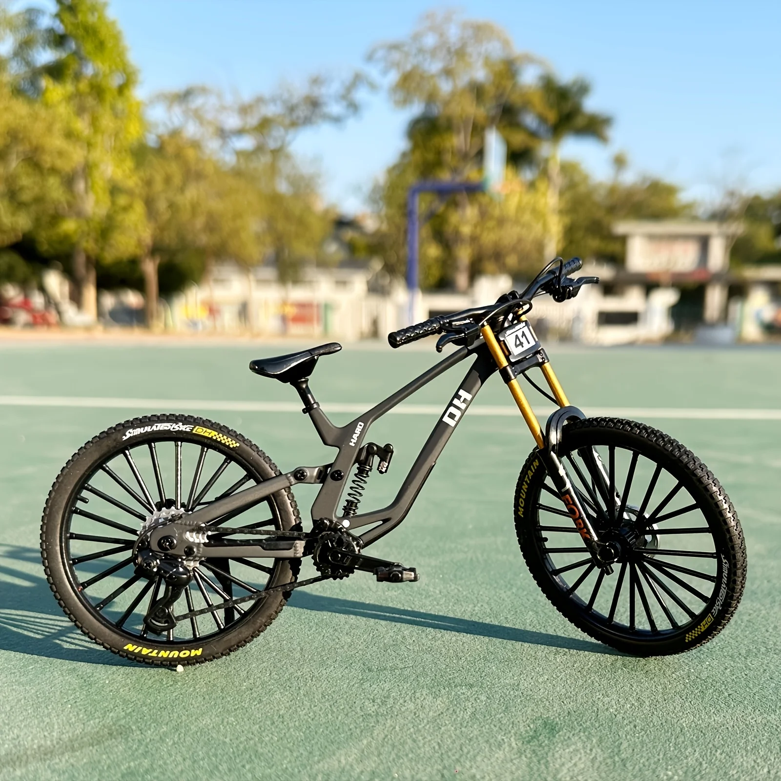 Model roweru górskiego DH w skali 1:8, wykonany ze stopu aluminium, zabawka, symulowane zawieszenie, wielowspornikowe koła, ozdoba rowerowa, dekoracja domu.