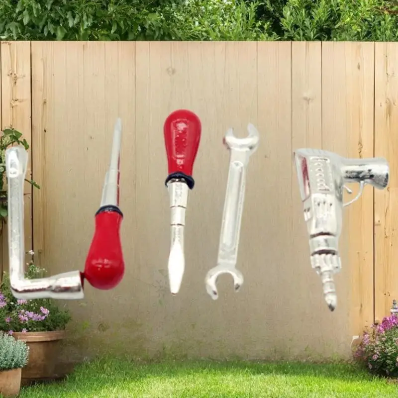 Set di strumenti giocattolo in miniatura; Chiave e trapano per casa delle bambole in cinque pezzi; Regali per giochi di finzione per bambini, accessori per decorazioni per la casa delle bambole