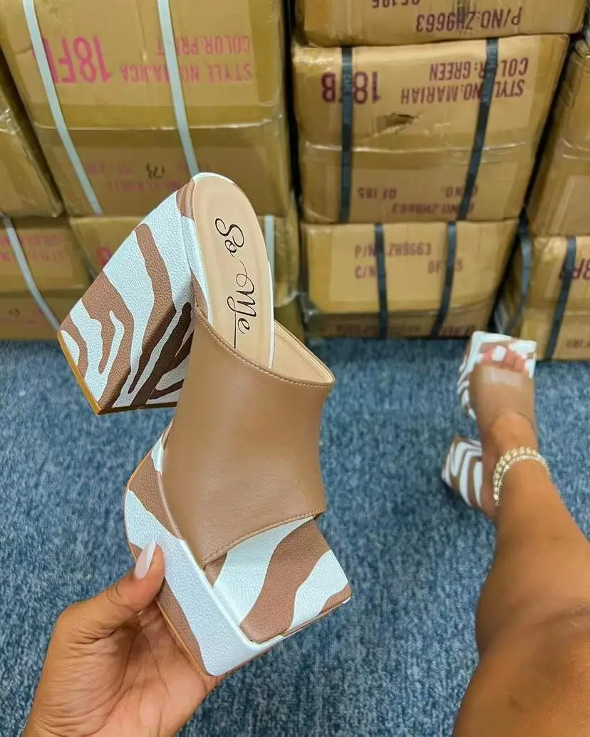 New Women Color Printing Square Head Thick Bottom Thick Heel One-line Slippers Women's Large Size High-heeled Sandals