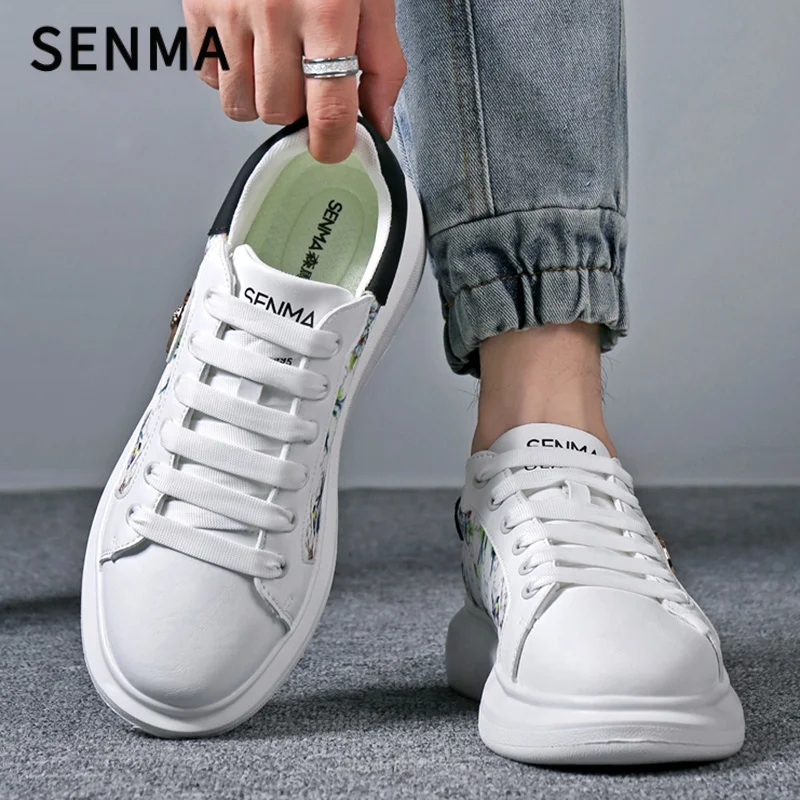 รองเท้าลำลองผู้ชาย SENMA รองเท้าลำลองผู้ชายสุดหรู รองเท้ากีฬาน้ำหนักเบา รองเท้าเทนนิส/รองเท้าเดินสบาย รองเท้าผ้าใบสีขาว