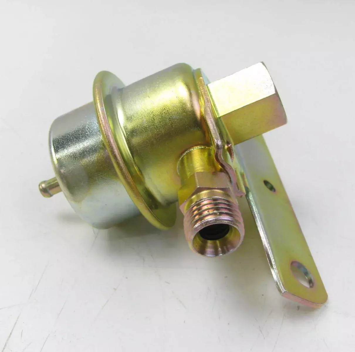

0280160231 Fuel Pressure Regulator For 1984-86 GM 1.8L TURBO 1985-1986 Buick Skyhawk Pontiac Sunbird 0280160232 FREE SHIPPING!!!