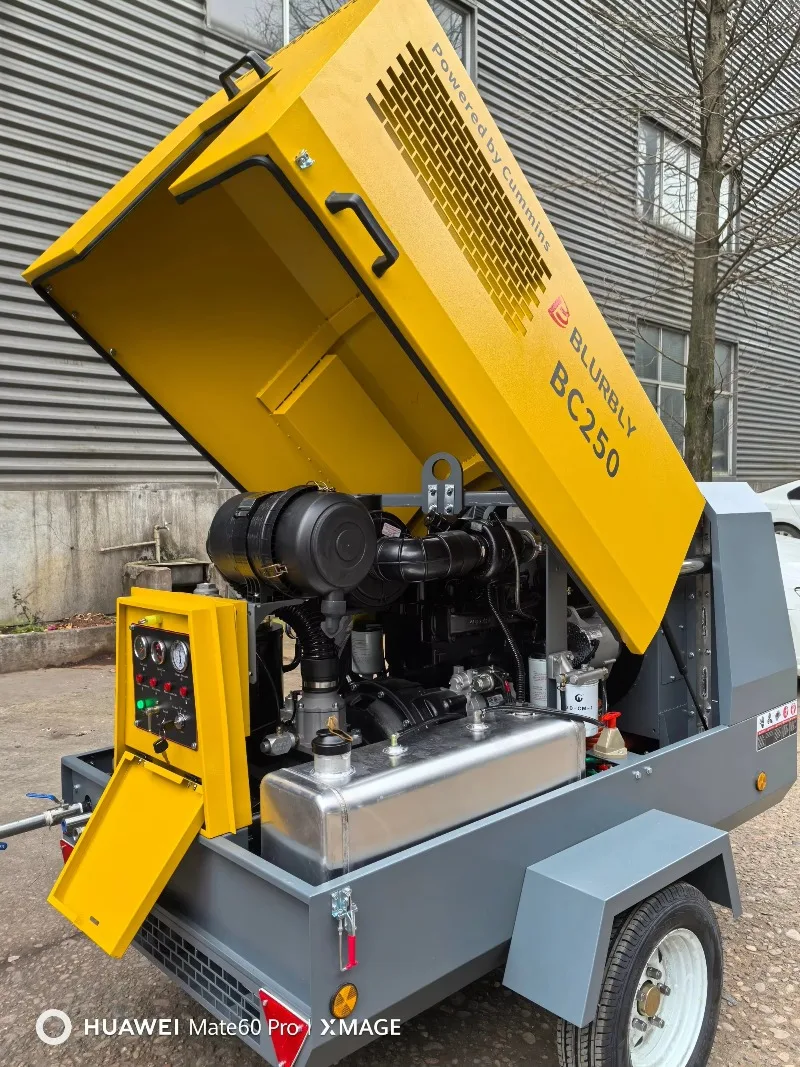 ضبابي كفاءة عالية توفير الطاقة 250 Cfm 60KW ضاغط الهواء المسمار المبرد منخفض الضوضاء لمضخة حفر الصخور بالديزل بالطاقة