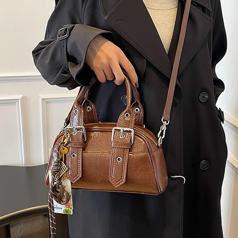 新しいレトロなファッショナブルな女性のハンドバッグカジュアルワンショルダーメッセンジャーバッグソフトPUレザーバックルショルダーバッグカジュアルクロスボディバッグ