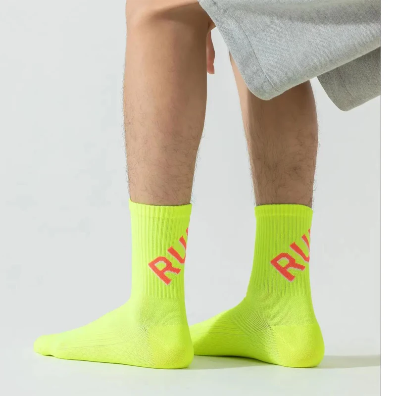 男性と女性のためのランニングソックス2足、ショートチューブタオルボトムスポーツ、ロートップマラソン、フィットネスバスケットボールプレッシャーソックス