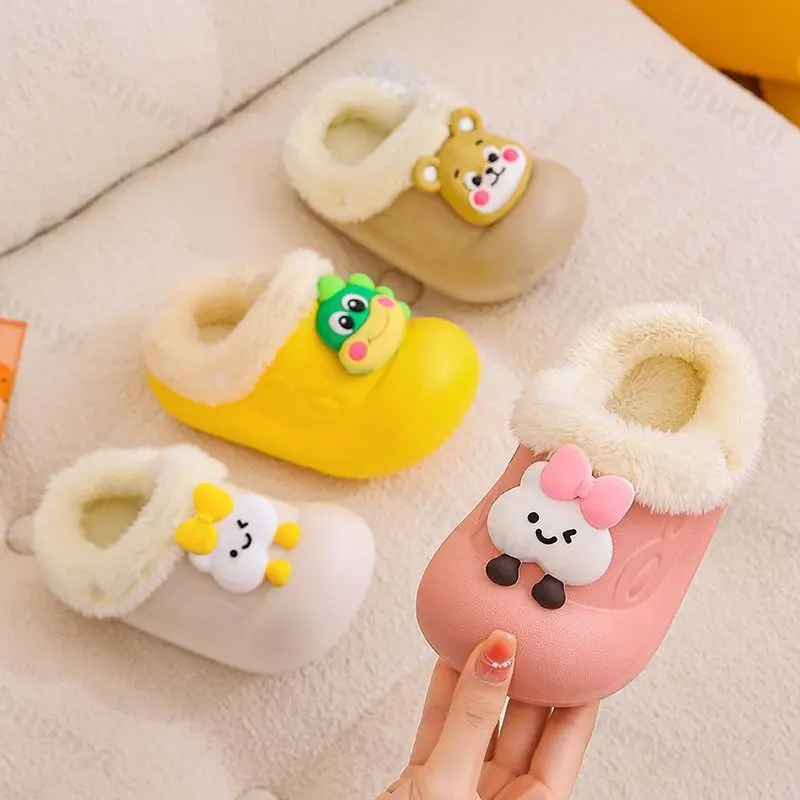 

Детские хлопковые тапочки, новые зимние домашние непромокаемые нескользящие домашние тапочки для девочек, легкая удобная теплая обувь на мягкой подошве для мальчиков
