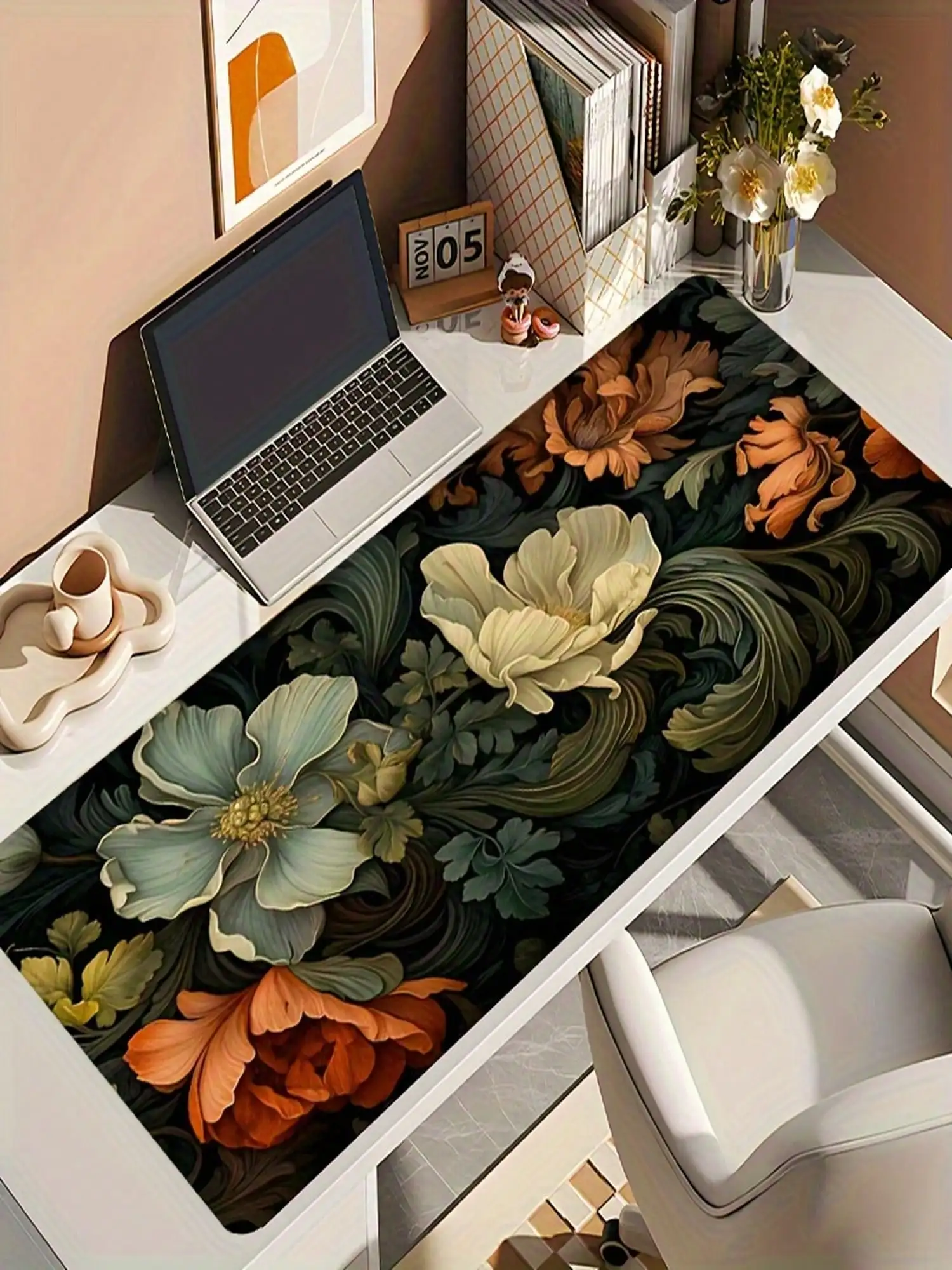 Extra Large Retro Floral Non-Slip Mouse Pad - Perfect For The Office And Gaming, An Ideal Birthday Gift For Teenagers And Friends, Washable HD Design Rubber Table Mat.