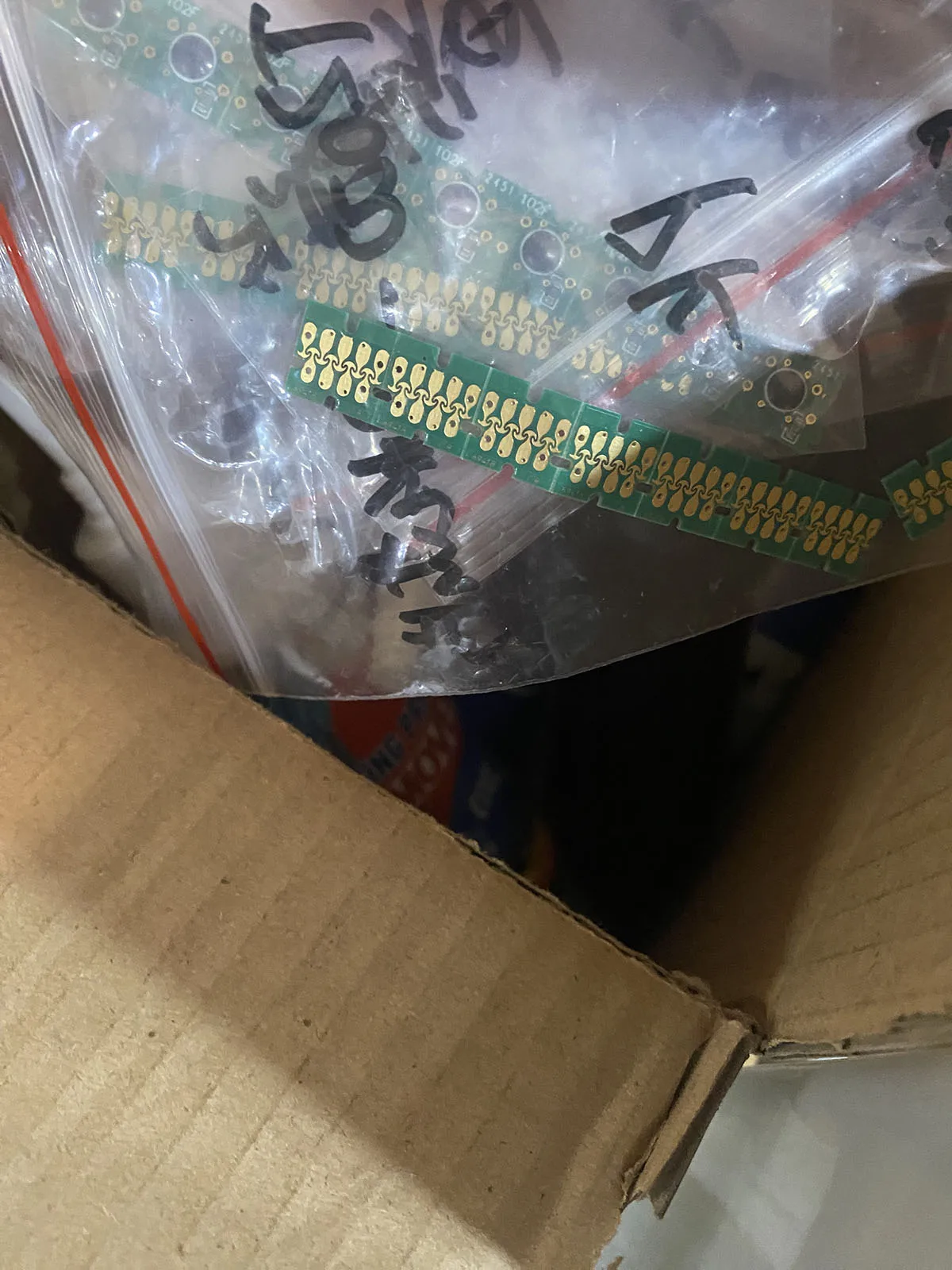 

Чип картриджа T6941-T6945 для принтера Epson SureColor T3000 T5000 T7000 T3070 T5070 T7070 T3200 T5200 T7200 T3270 T5270 T7270