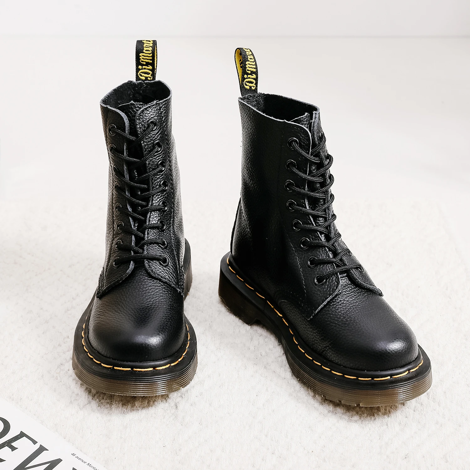 

Men's High-top Flat Leather All-season Solid Color Retro Fashion Brand Lightweight Wear-resistant and Anti-slip Lace-up Boots