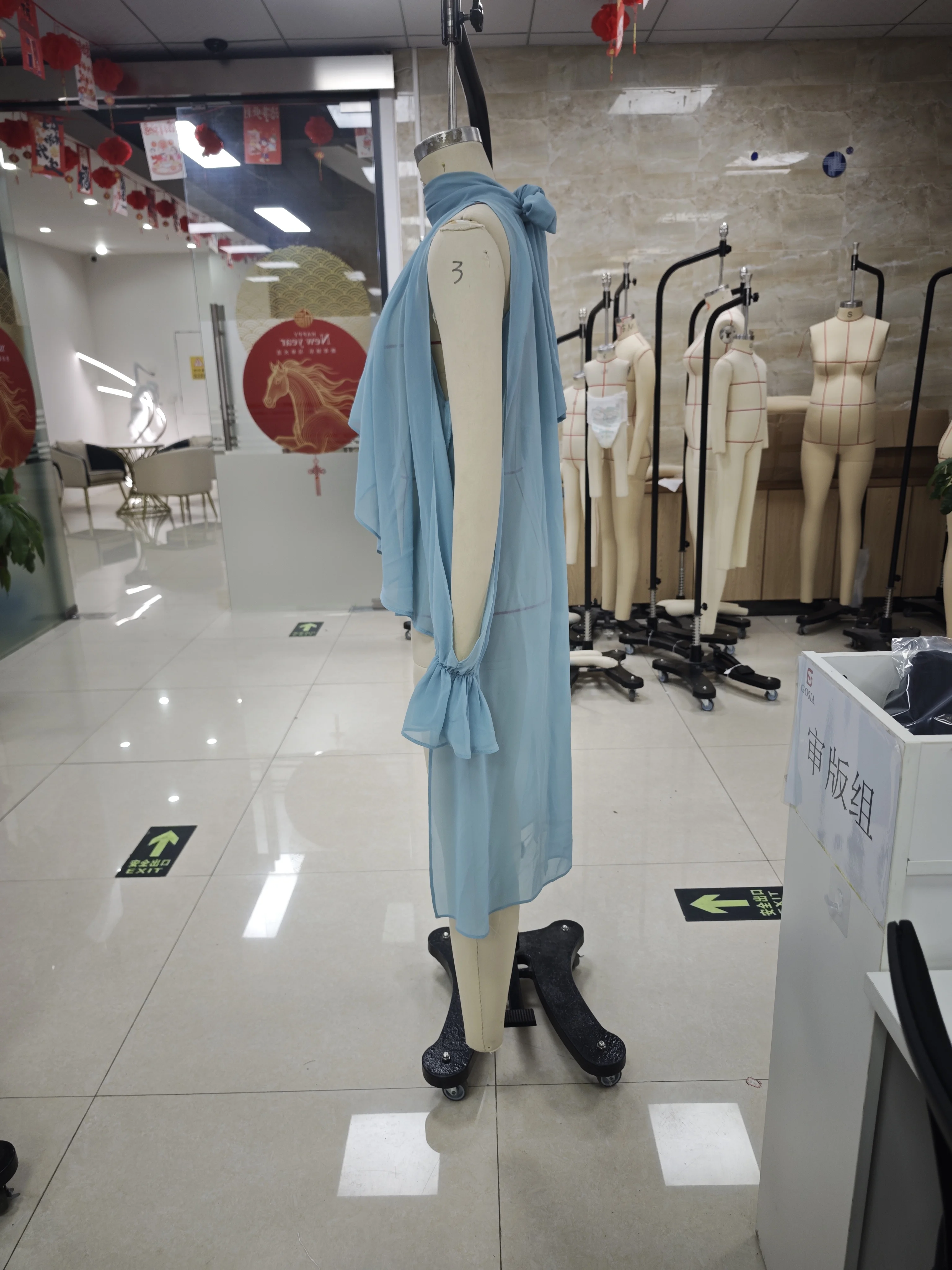 

Женская шифоновая блузка в стиле бохо с асимметричным подолом, открытыми плечами и длинными рукавами для клуба и уличной моды