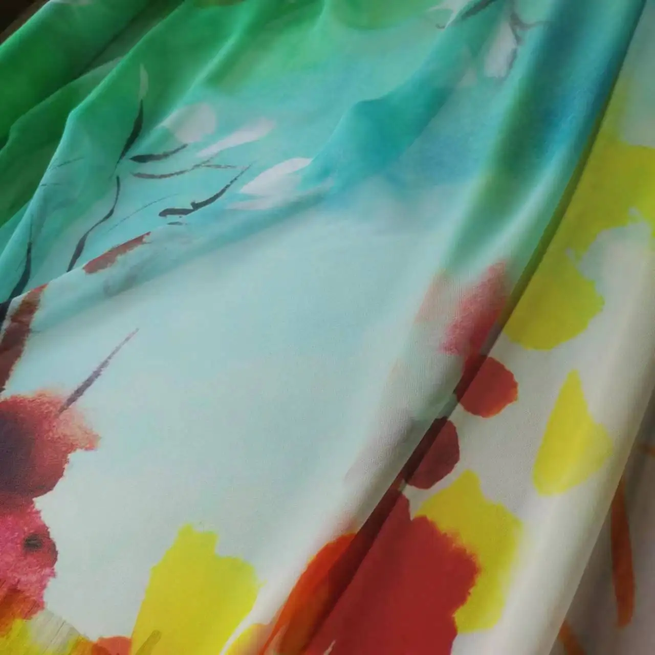 New Fashion 100% Silk Georgette on Sale 8mm Ethnic Printed Qualified Breathable Sewing Fabric