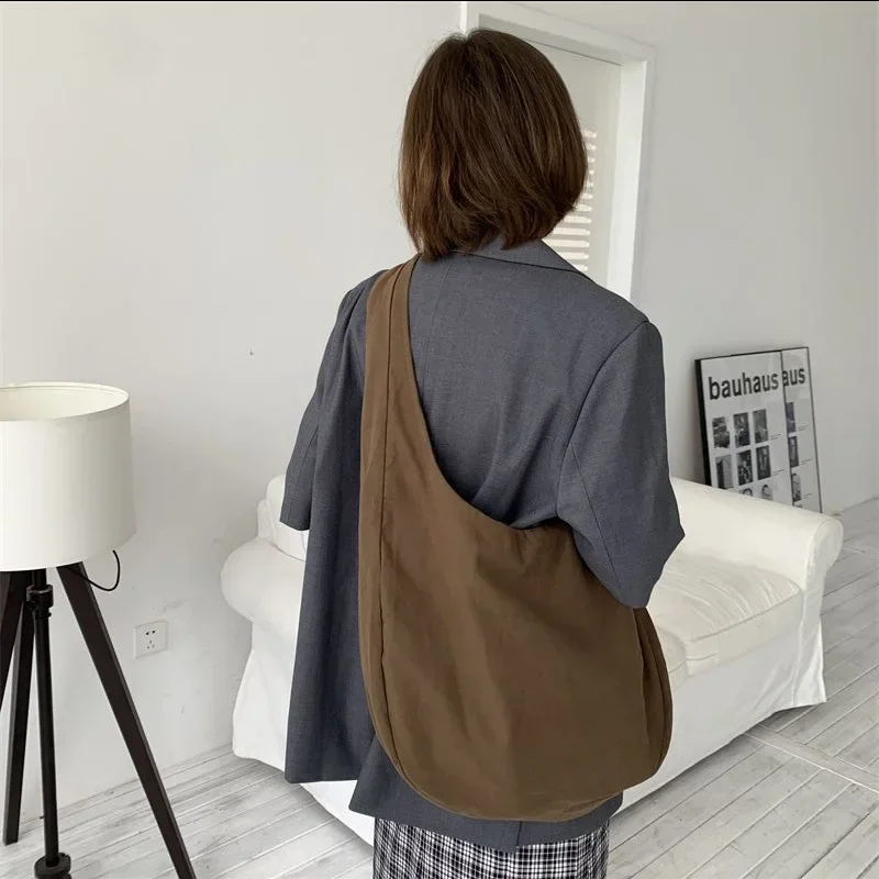 Sac à Bandoulière Hobos à la Mode, Enveloppé avec une Toile de Nylon Teinté, de Grande Capacité, Nouveau