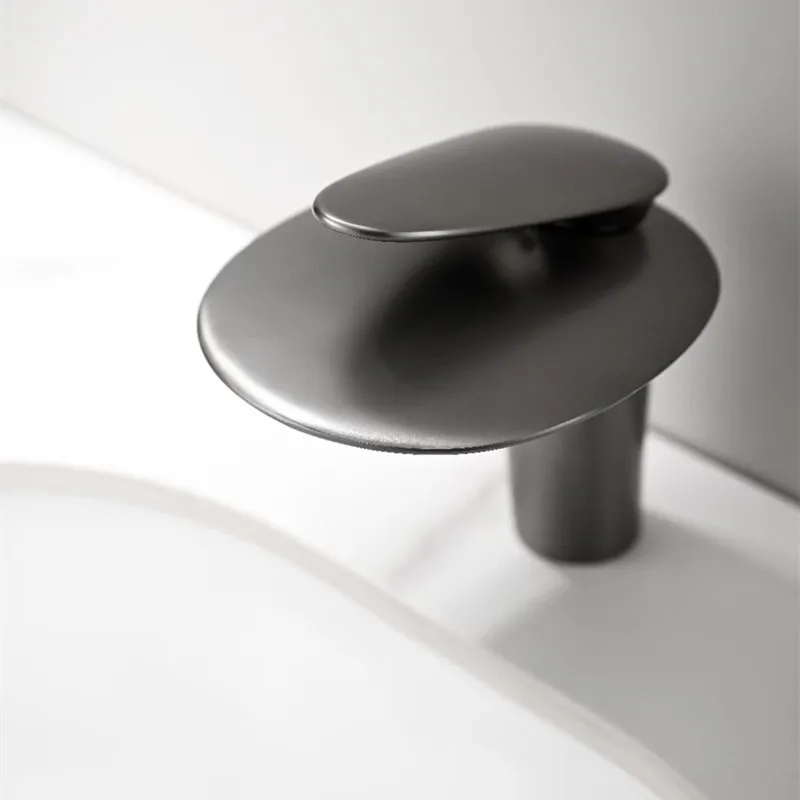 New gun gray washbasin hot and cold faucet bathroom cabinet under the counter basin all copper anti-splash washbasin white