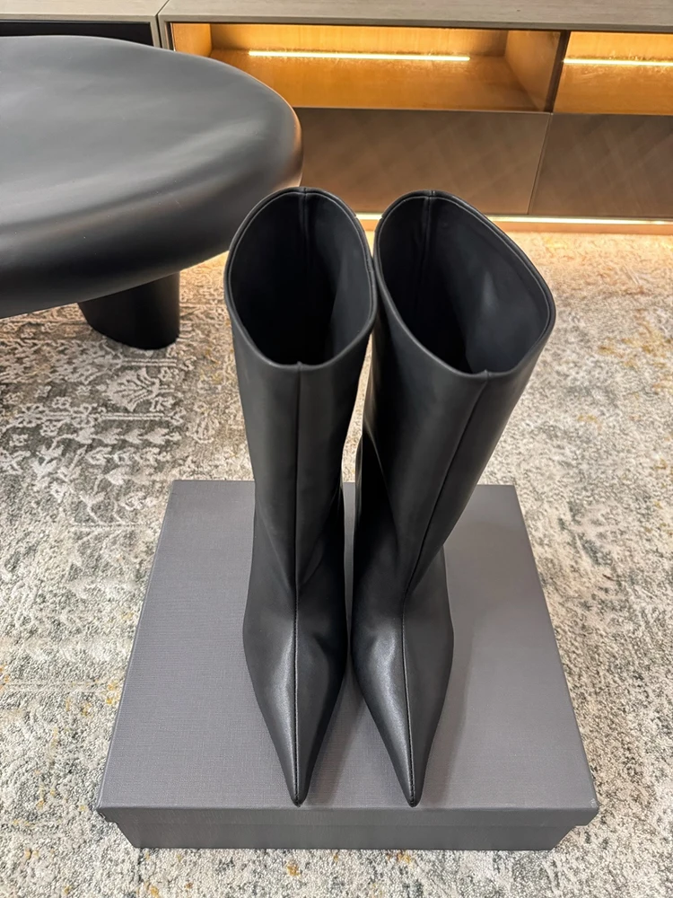 

Autumn Winter 2025 New style Leisure Style Pointed tip High heels Design Woman Fashion white warm Leather boots
