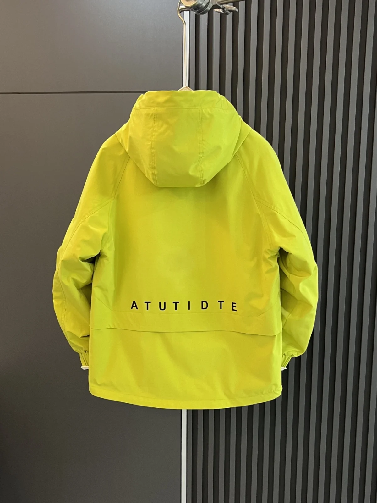 Casual American Sle Jaet da uomo con etichetta con cappuccio Abbigliamento da lavoro Faionable Primavera Autunno Capispalla Tessuto in poliestere antivento