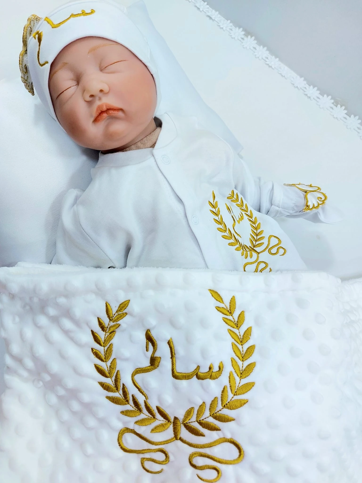

Dollbling 3pcs Plus Blanket Wings Outfits Any Name Embroidery Sweetwood Gift Set Baby Pajamas Hat Welcome Home Ceremonial dress