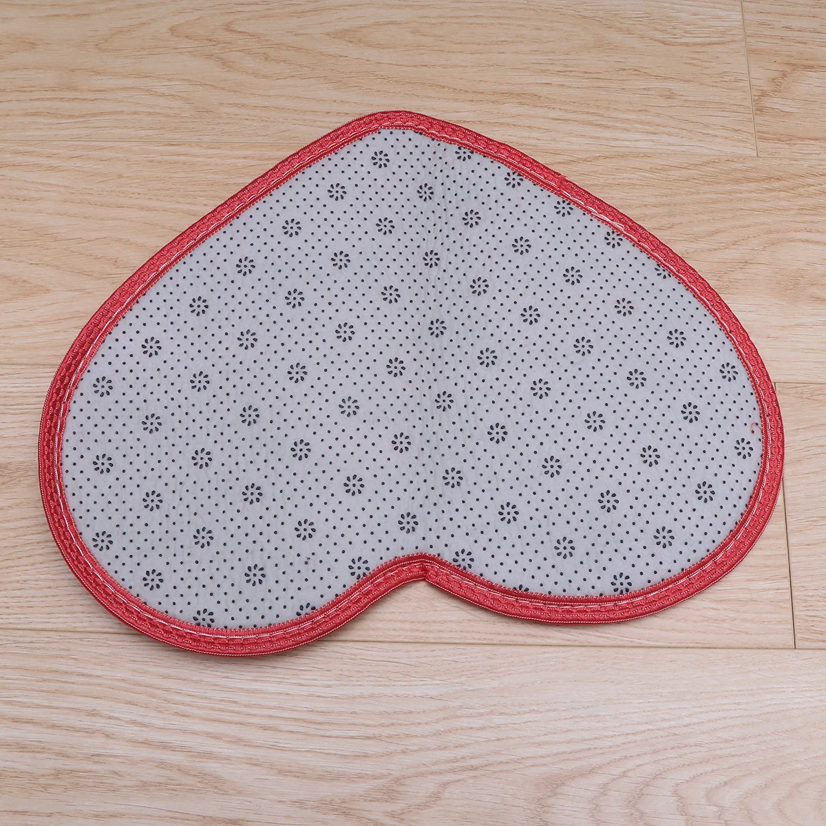 

Romantic Heart Shape Ground Mat Red Super Absorbent Slip Resistant Silky Carpet Soft Floor Mat for Bedroom Living Room Bathroom