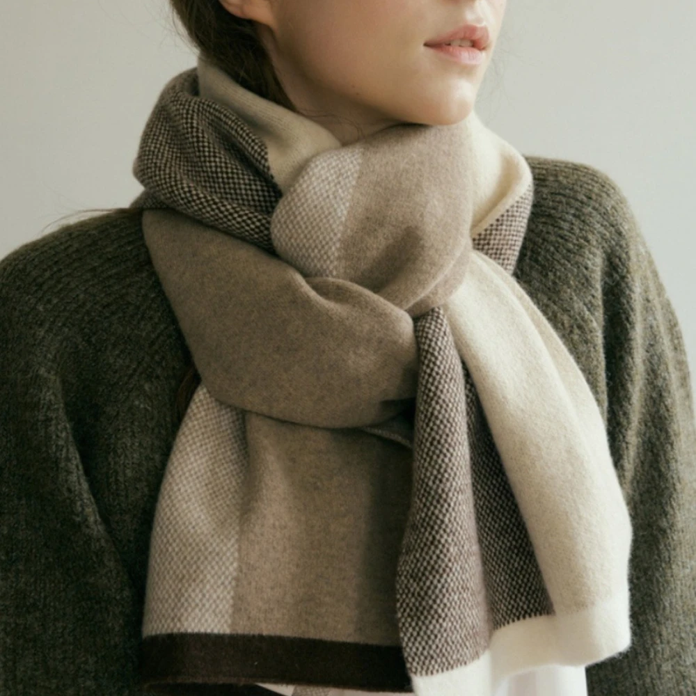 

Luxury and Gentle Scarf Elegant Plaid Shawl Warm and Stylish Headscarf Holiday Gift Pure Wool Scarf Fashionable and Versatile