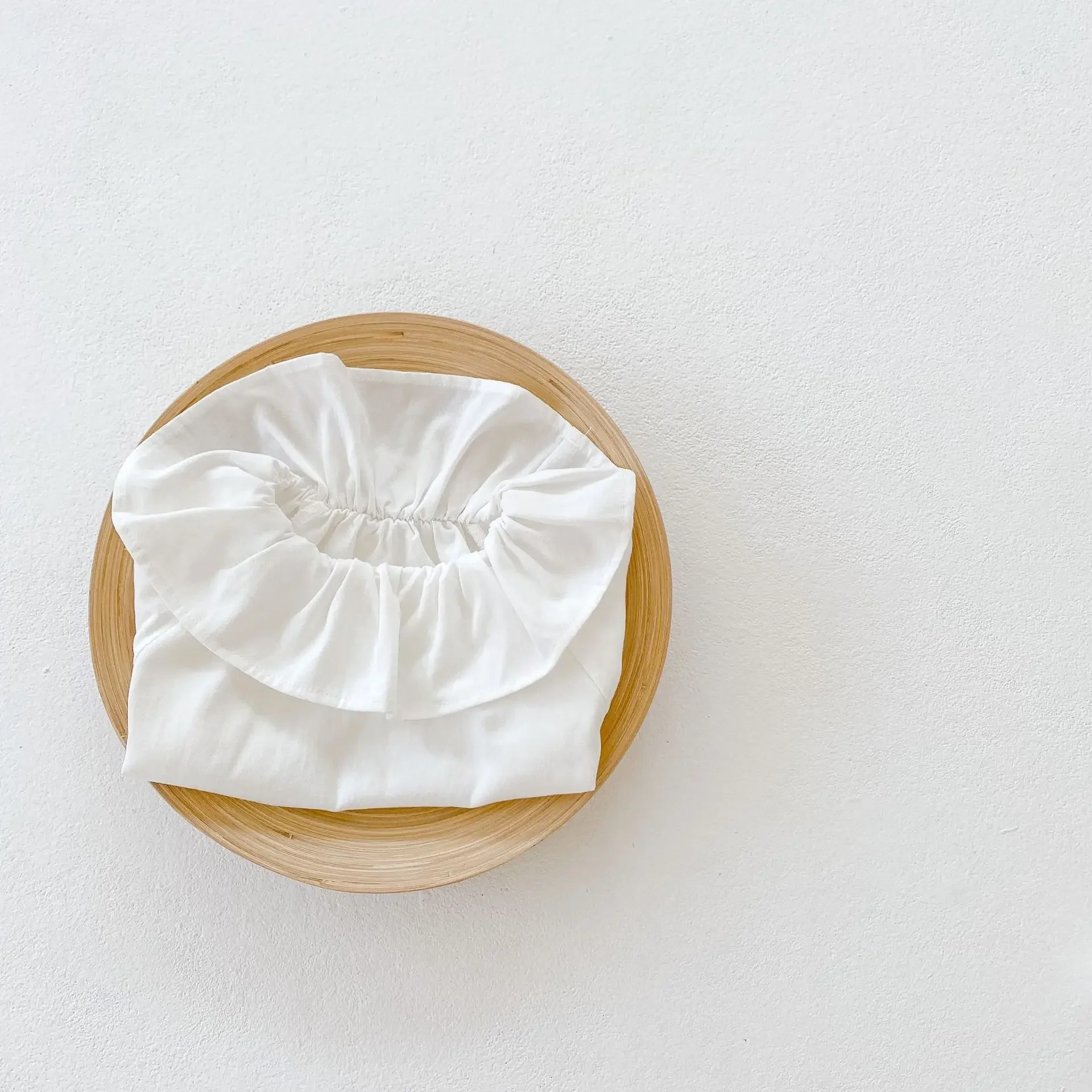 الفتيات قمصان بيضاء الكشكشة طوق الكورية نمط الصغار الاطفال البلوزات ملابس الرضع لون نقي بلايز 2025 الخريف الوليد الطفل