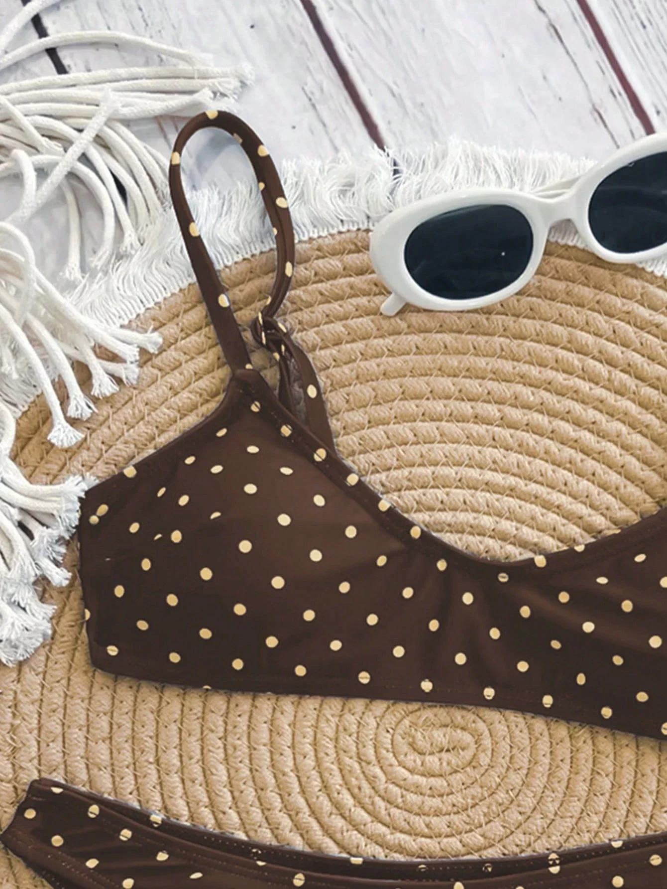 

Коричневый комплект бикини в горошек с V-образным вырезом и регулируемыми бретелями для женщин