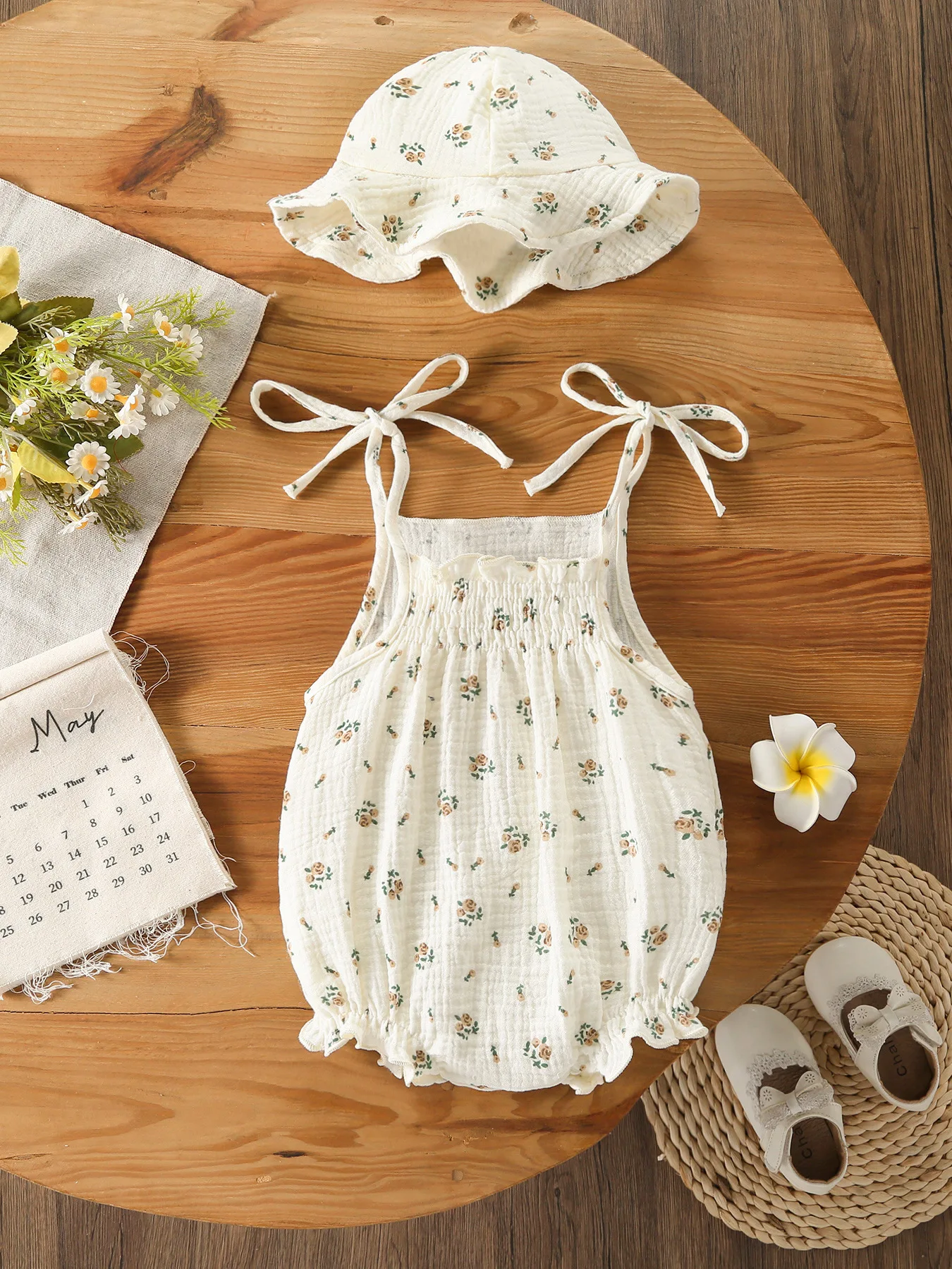 

Vintage Rose Print 3-18M Baby Girl Summer Bodysuit Adjustable Tie Strap Onesie Cute Baby Jumpsuit for Vacation Photoshoot