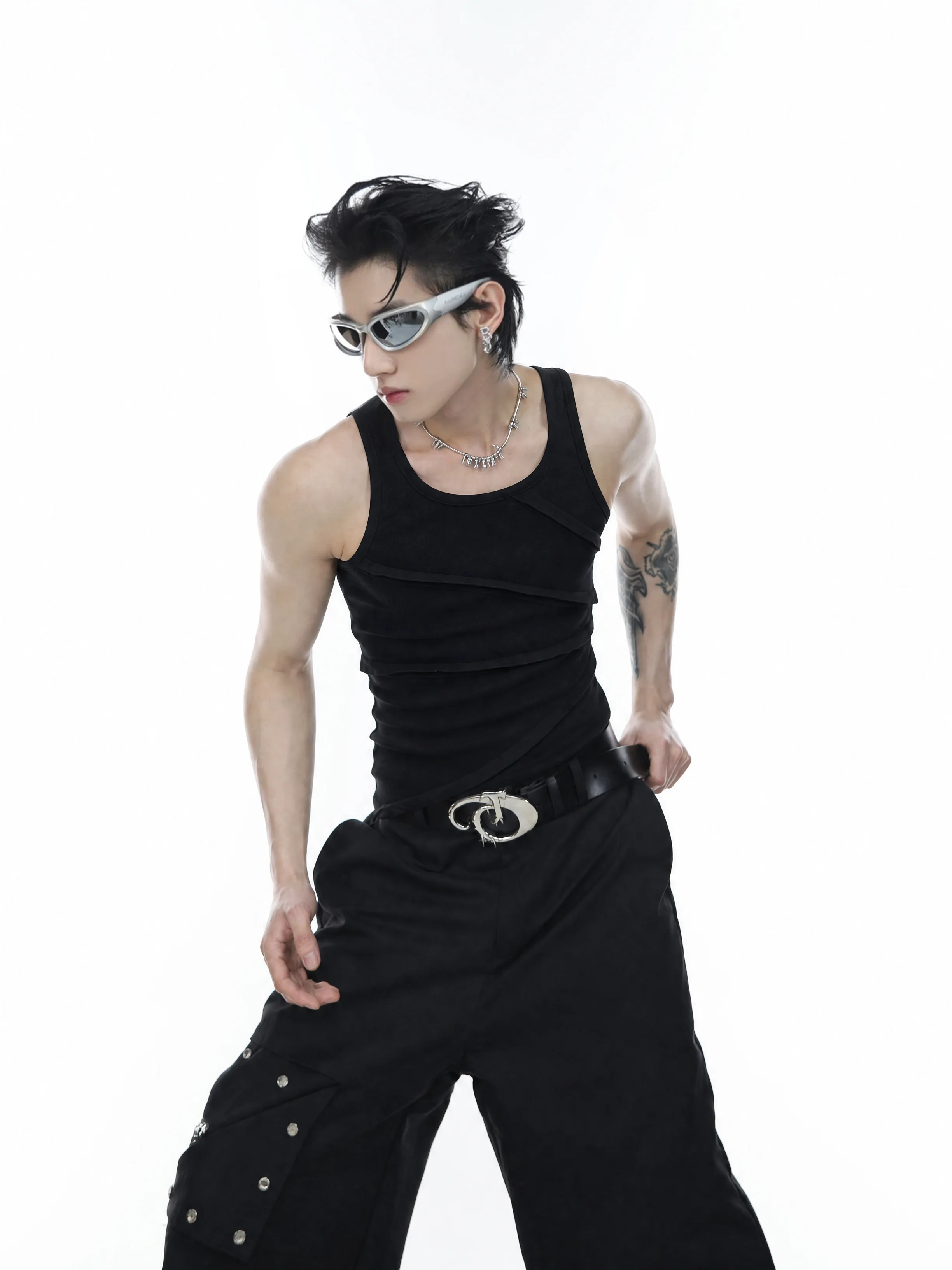 Argue Men's Breathable Fitness Tank Top with Pleats Sleeveless Gym Elastic Base Layer Simple Inner Wear U-Neckline Cotton Blend