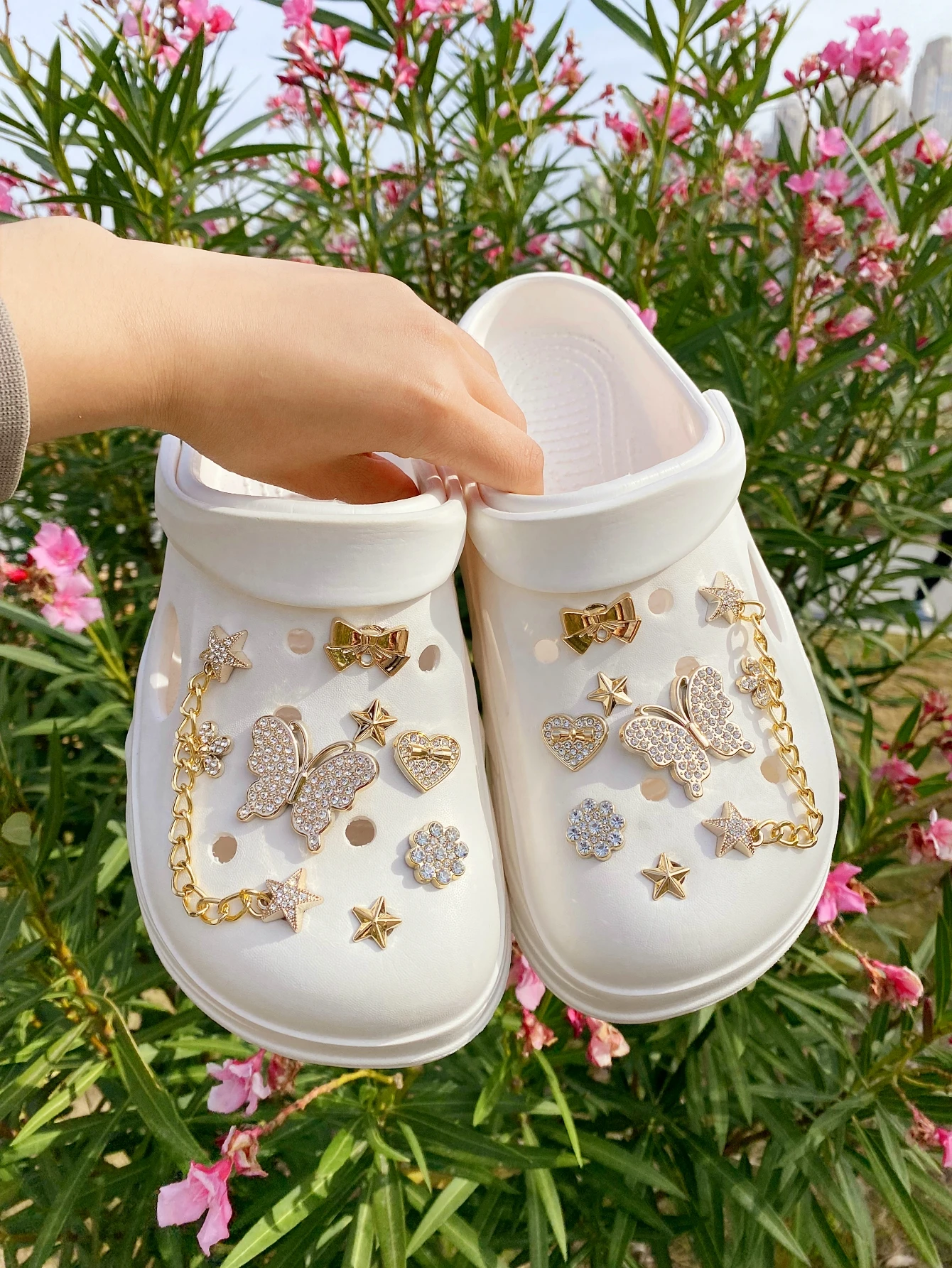 

16 fashionable golden full diamond butterfly, heart, flower, five-pointed star chain crocs accessory ABS shoe flower, DLY decora