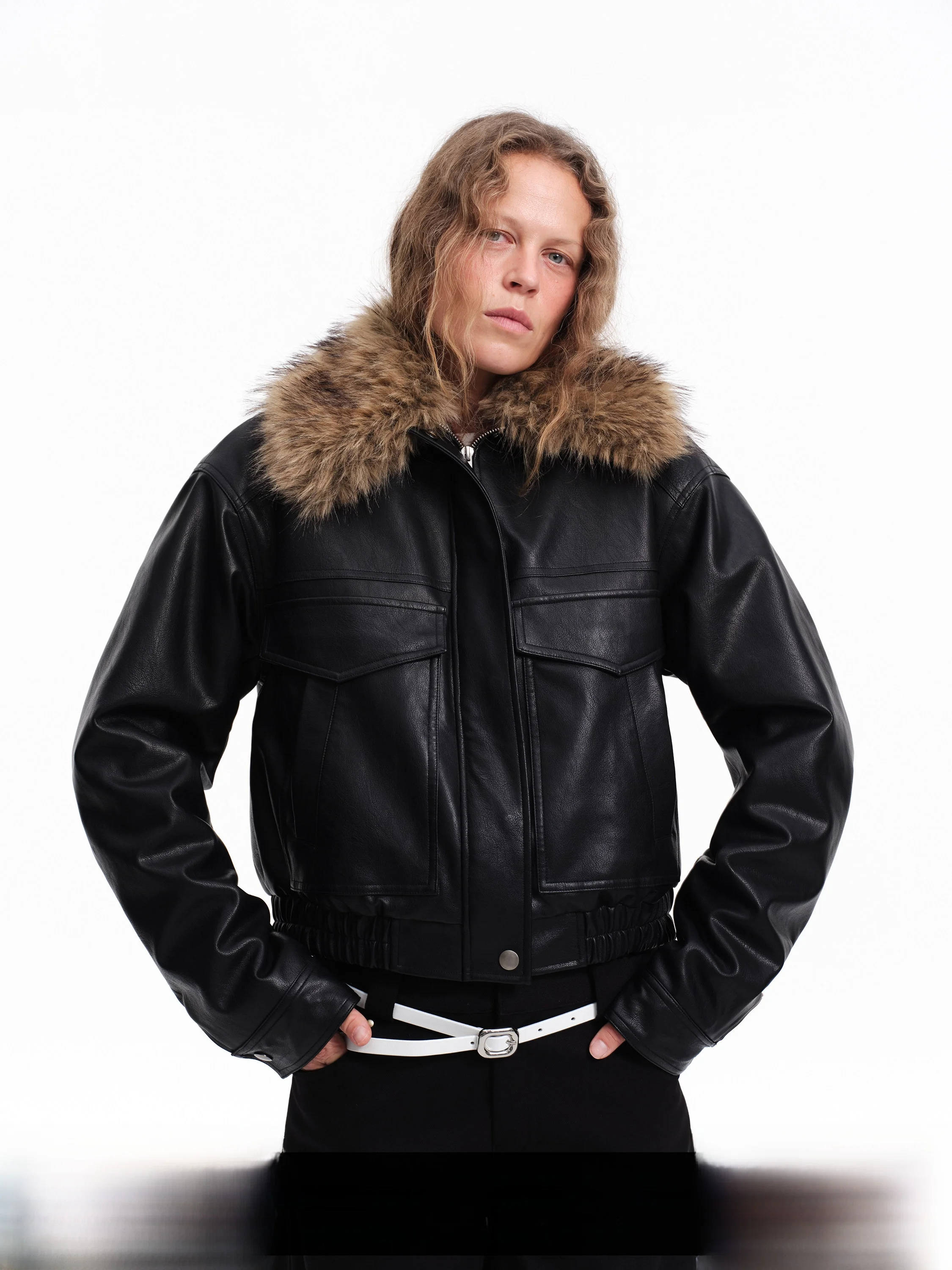 

SMIIILE Ретро-куртка из черной искусственной кожи с отстегивающимся воротником из экологичного меха, женская зимняя модная верхняя одежда