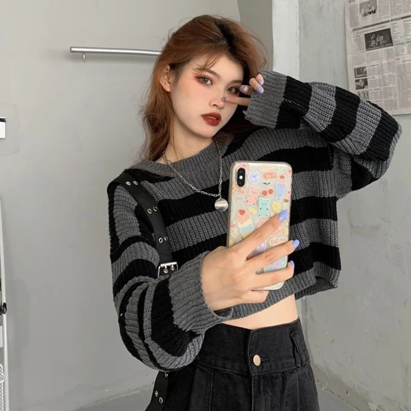 Vintage Striped Short Tops Women Korean Style Loose Gray Pullover Knitwear Lady 2023 Spring Autumn All-Match Long Sleeve Sweater