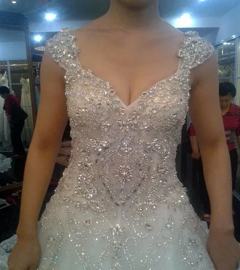 

Customized Sweetheart Spark Crystals Beads A-Line Wedding Dress Sweep Train Long Sleeves Luxury Illusion Plus Size Bridal Gown