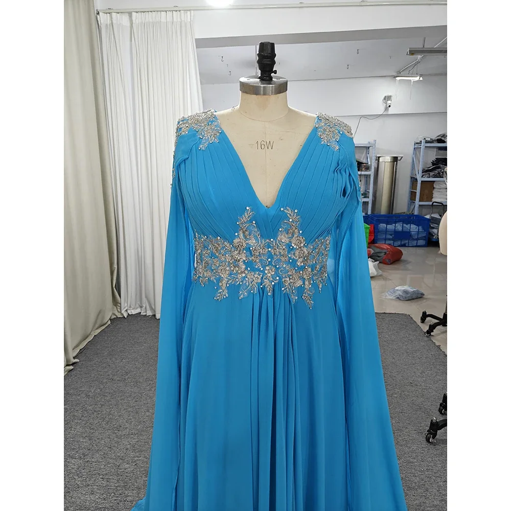 Maßgeschneiderte elegante blaue Kleider für die Brautmutter mit Umhang, V-Ausschnitt, Hochzeitsgastkleid, lange Abendkleider mit Perlenapplikationen