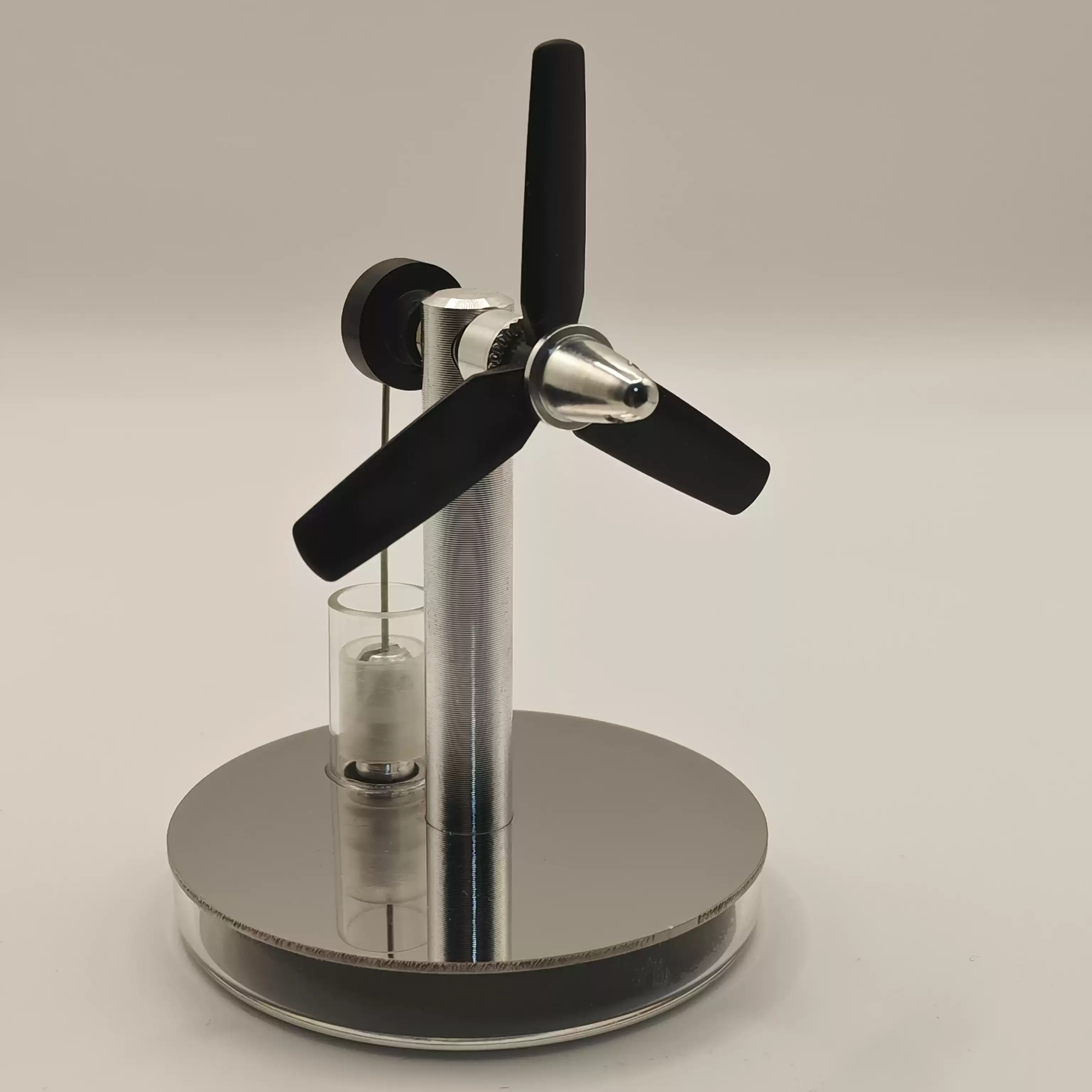 Stirling Engine Model, Diameter 76mm, Height 100mm Manual Engine