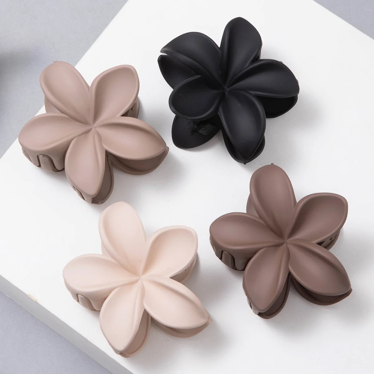 4Pcs New Fashion Flower Hair Claws for Women Large Hair Clips Crab Clamps Frosted Ponytail Shark Clip Headdress Hair Accessories