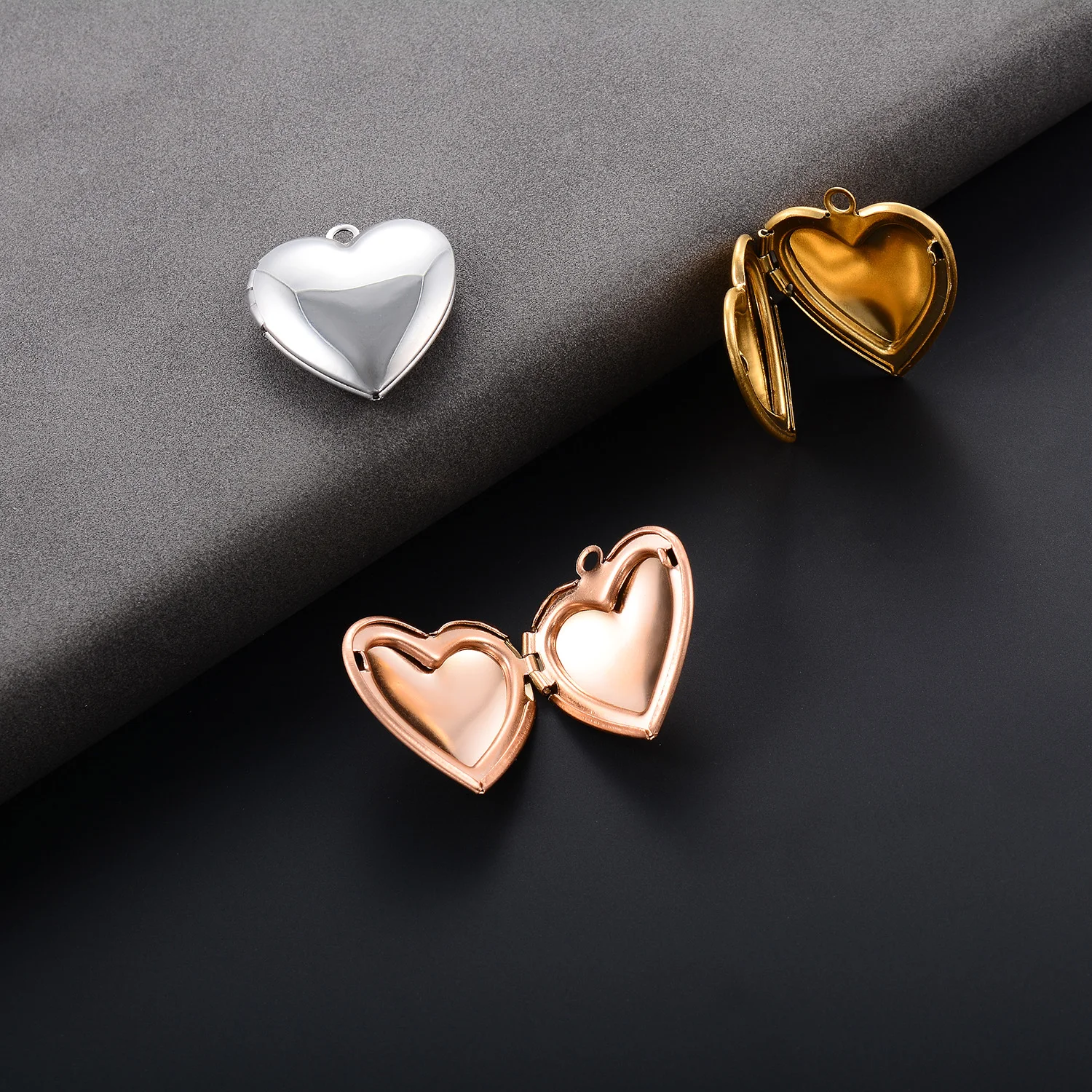 Colgantes con medallón de corazón ligero, marco de fotos que se puede abrir, collares de acero inoxidable brillantes, Collar de amor familiar para mujeres y hombres