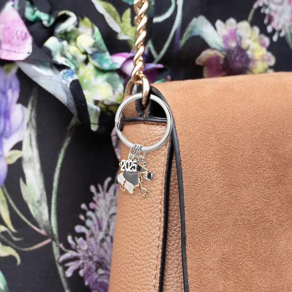 2Pcs Graduation Keychain 2025 Bachelor Cap Book Design Graduation Season Accessories Party Favors Keepsakes Graduate Keychain