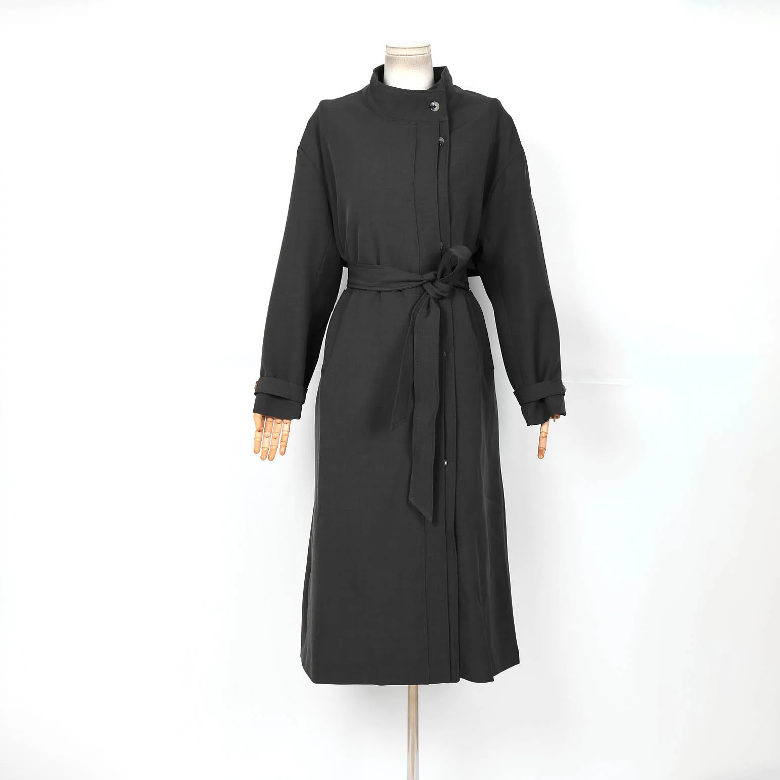 

Весенний женский черный плащ 2025 года, высококачественный простой плащ с поясом и воротником-стойкой, длинными рукавами, элегантная повседневная верхняя одежда