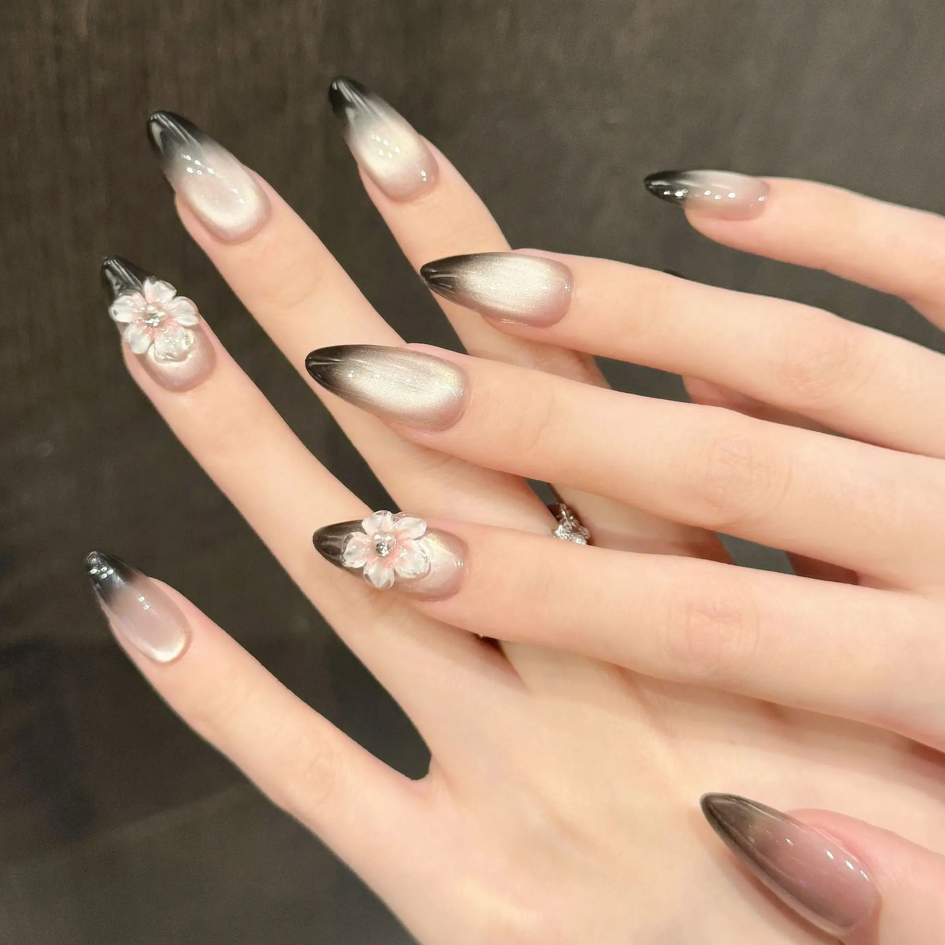 10pcs Gradient Black French Style Press On Nails Hand-carved Relief Flower Fake Nails Sweet Cool Almond Cat Eye False Nail image 2