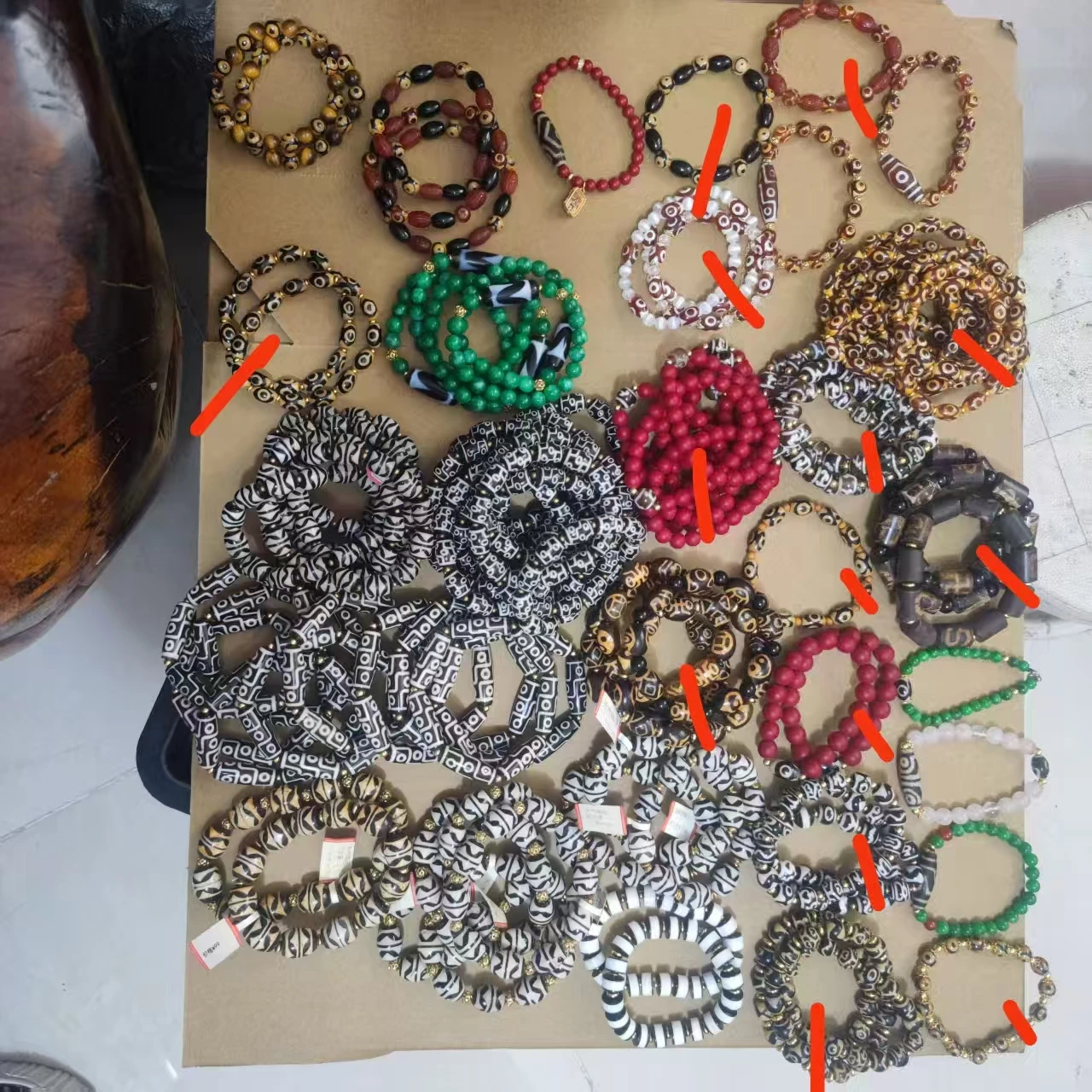 

High-quality and affordable goods Tibetan-style agate Dzi bead bracelet various styles complete patterns for both menwomen