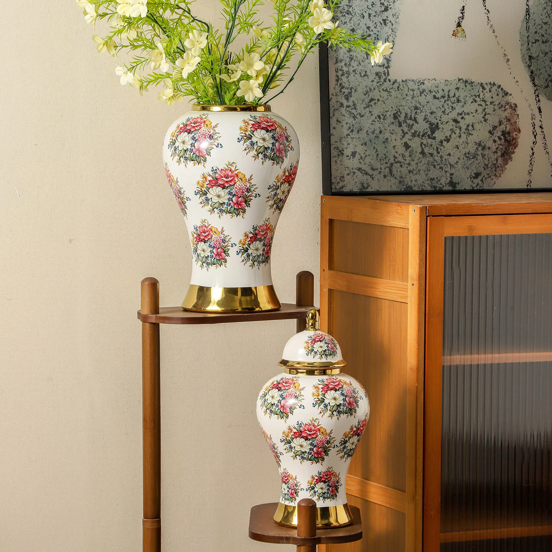 Luxury Vintage Floral Ceramic Vase with Gold Trim & Lid, European Style Flower Vase for Bedroom Dresser Living Room Decor