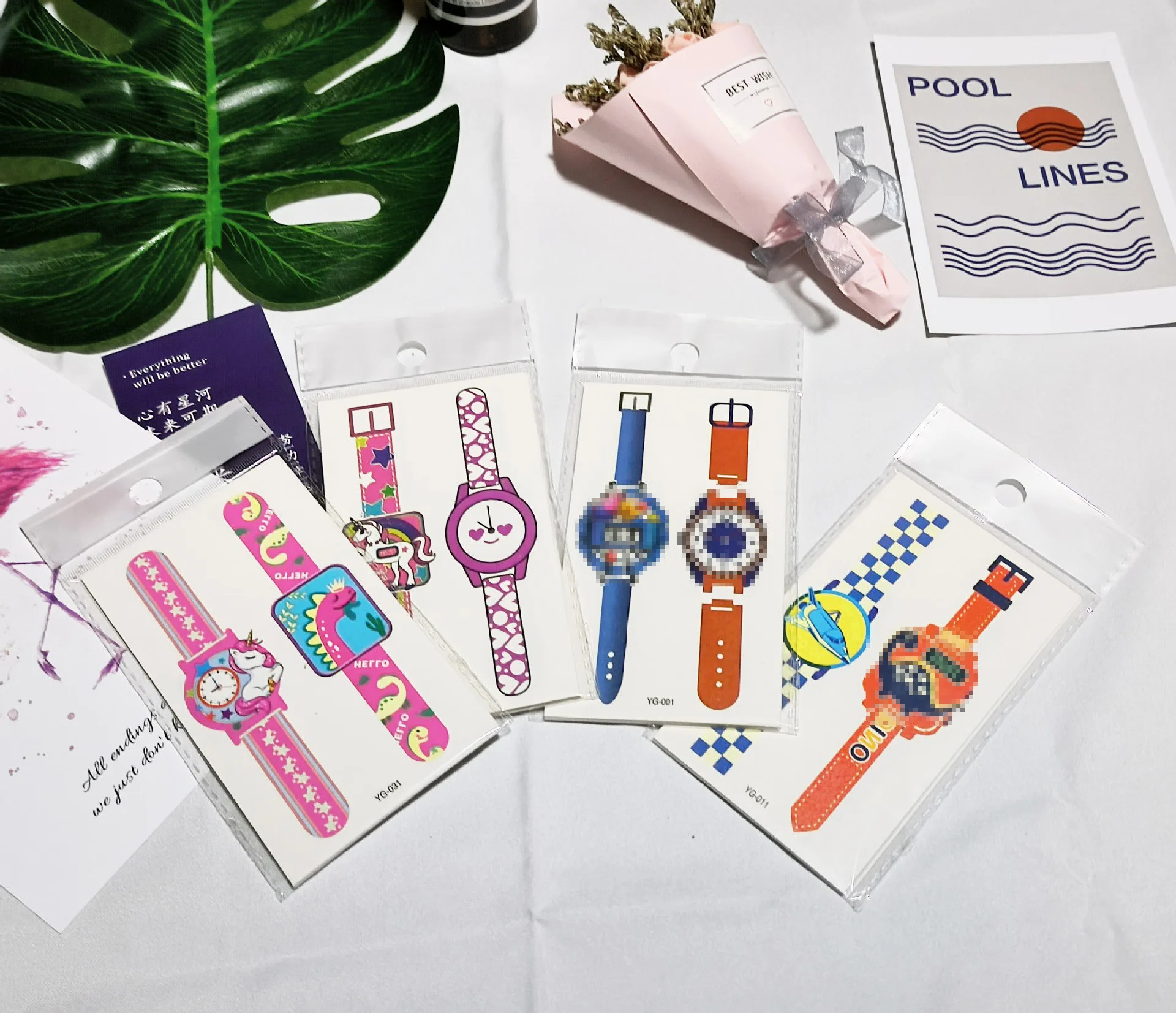 10 stücke kinder Leuchtende Tattoo Aufkleber Lustige Kreative Nette Einhorn Dinosaurier Cartoon Leuchtende Uhr Temporäre Tattoo Aufkleber