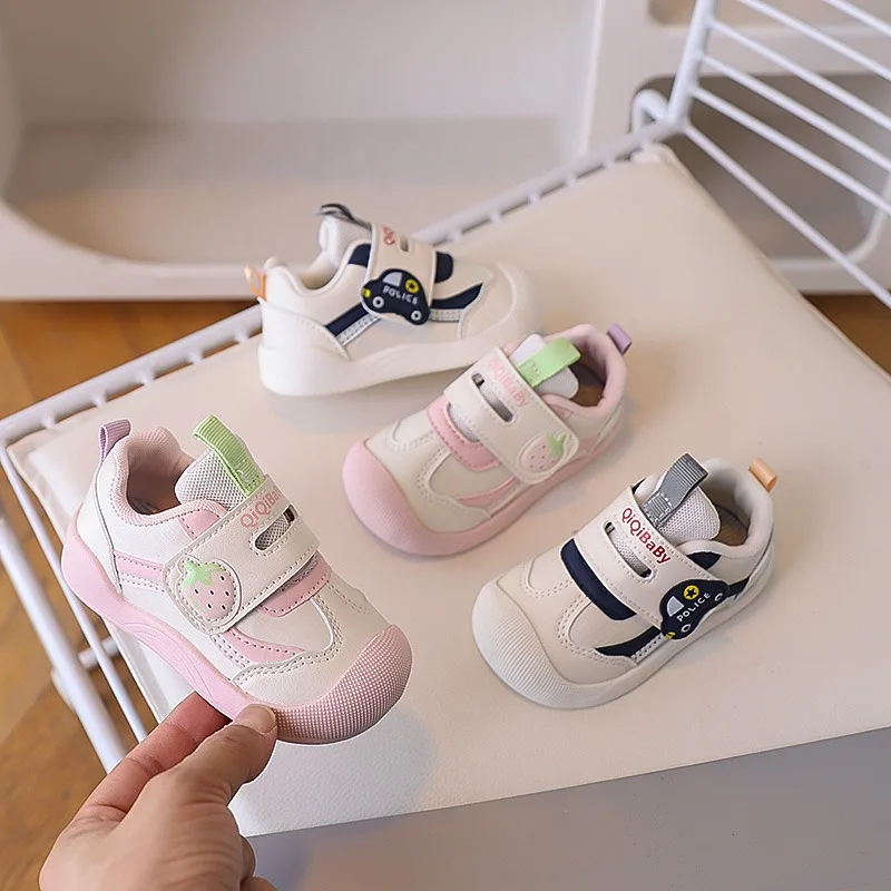 

Новинка 2023 года, детская спортивная обувь для мальчиков и девочек, противоскользящая модная дизайнерская милая и удобная повседневная обувь