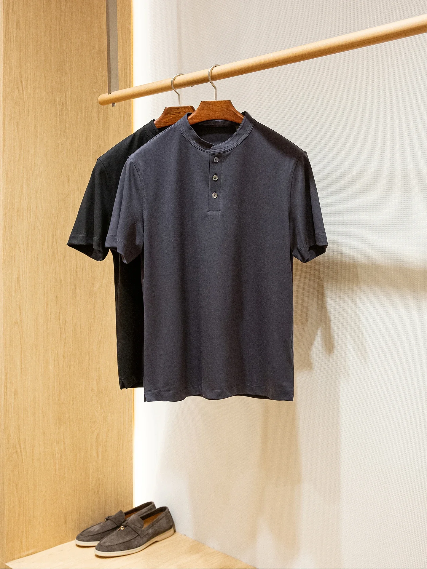 

Comfortable, soft and skin-friendly cotton, summer men's casual Henry collar short-sleeved T-shirt