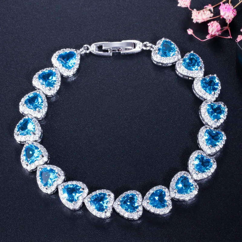 Exquisite Shining Zircon Crystal Romantic Heart Bracelet Women Fashion Dinner Casual Party Jewelry Girls Gift